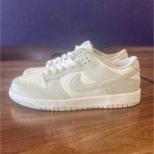 NEW Nike Women’s Dunk Low Grey Gray Photon Dust Size 7/Youth 5.5